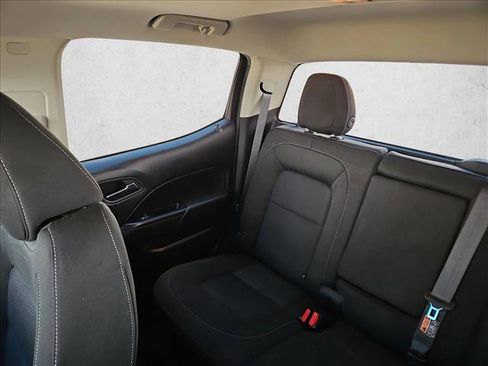 Used 2017 Chevrolet Colorado LT AWD/4WD image 6