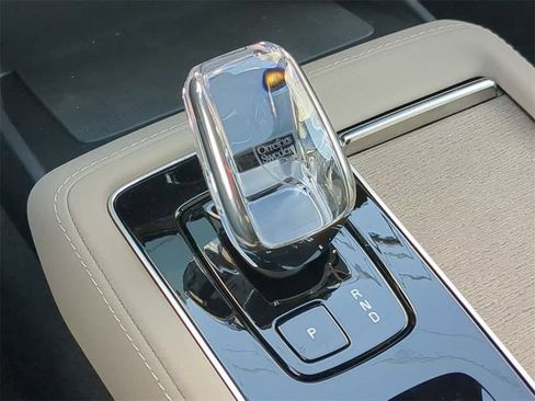 New 2026 Volvo XC90 B6 Plus w/ Protection Package Premier image 32