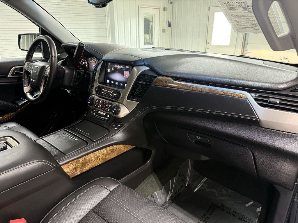 Used 2015 GMC Yukon XL Denali w/ Touring Package AWD/4WD image 52