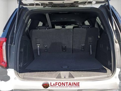 Used 2023 GMC Yukon SLE w/ Gmc Pro Safety Plus Package AWD/4WD image 29