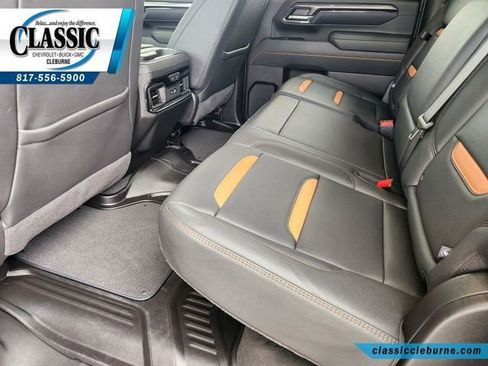 Used 2025 GMC Sierra 2500 AT4 w/ Technology Package AWD/4WD image 29