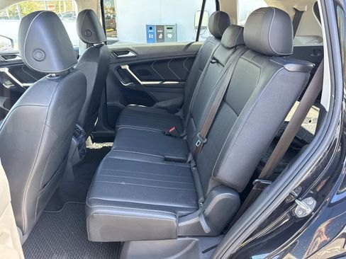 Used 2023 Volkswagen Tiguan SE image 18