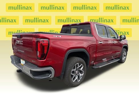 Used 2024 GMC Sierra 1500 SLT w/ SLT Convenience Package image 11
