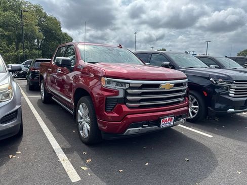 Used 2025 Chevrolet Silverado 1500 High Country AWD/4WD image 2