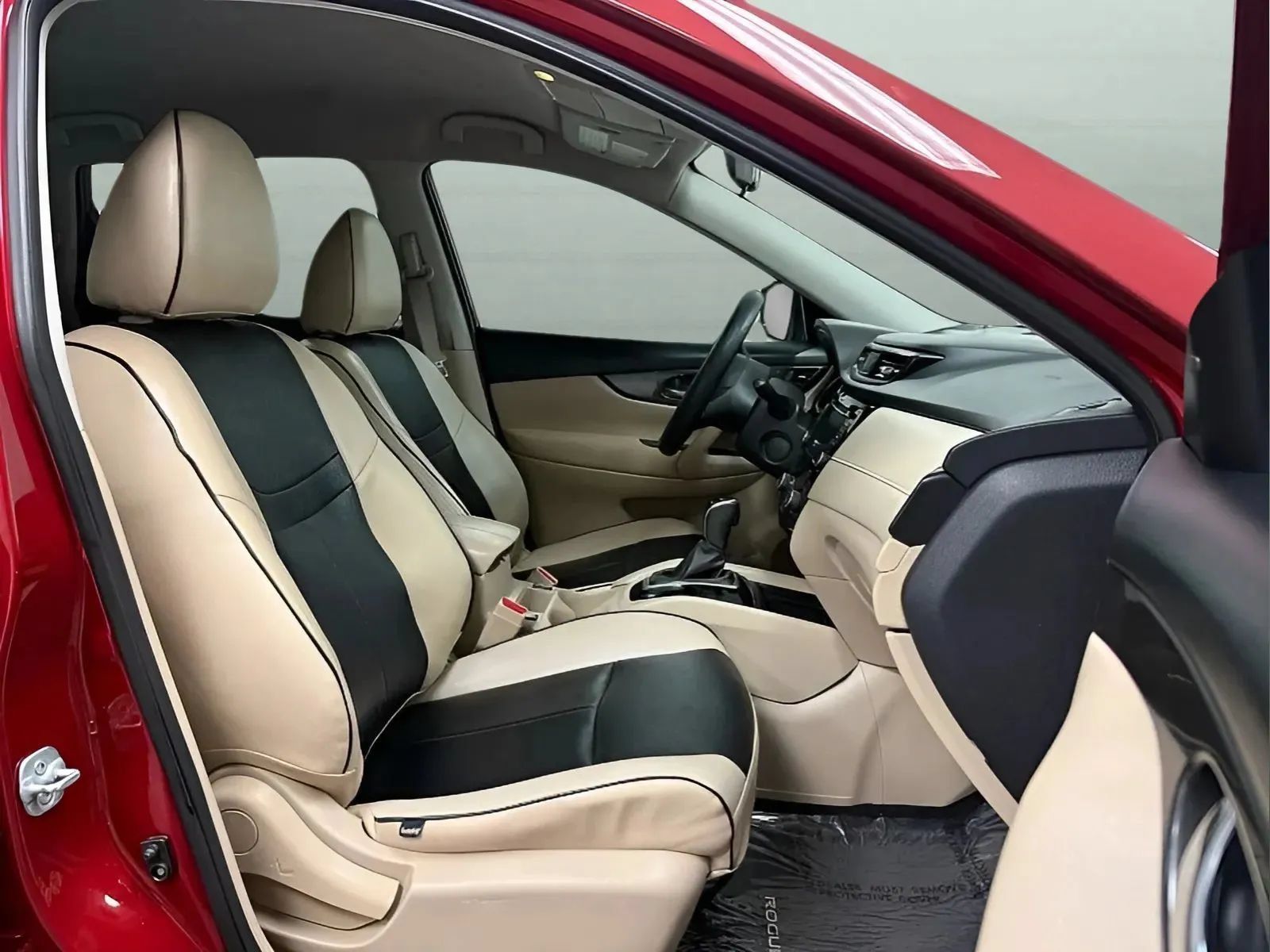 Used 2018 Nissan Rogue SV w/ Premium Package FWD image 14