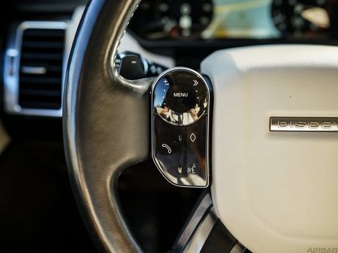 Used 2019 Land Rover Discovery HSE image 30