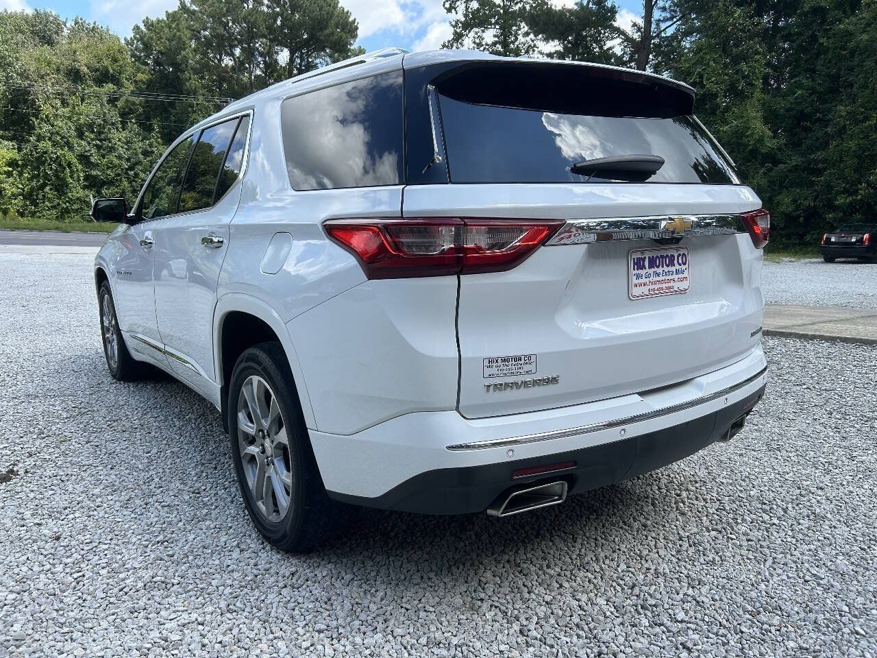 Used 2019 Chevrolet Traverse Premier w/ Driver Confidence II Package FWD image 3