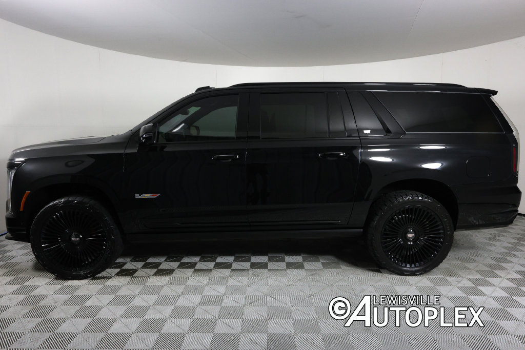 Used 2025 Cadillac Escalade ESV V AWD/4WD image 8