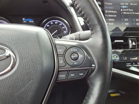 Used 2022 Toyota Camry SE w/ Cold Weather Package FWD image 29