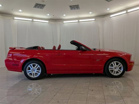 Used 2006 Ford Mustang GT image 11
