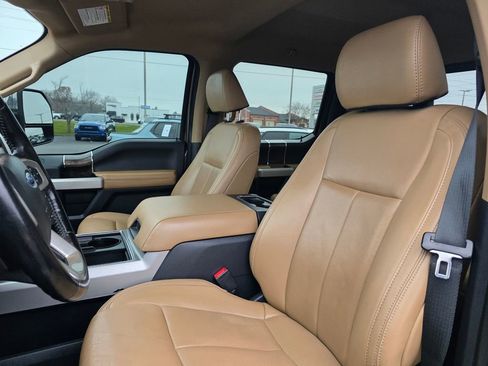 Used 2022 Ford F250 Lariat w/ Chrome Package image 11