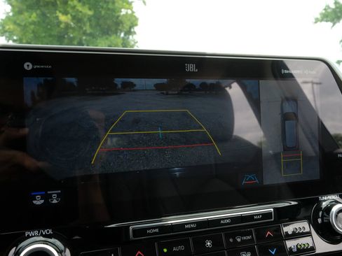 Used 2021 Toyota Highlander Limited AWD/4WD image 24