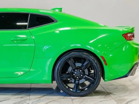 Used 2017 Chevrolet Camaro LT RWD image 18