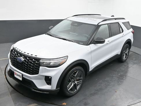 New 2026 Ford Explorer ST-Line w/ ST-Line Street Pack image 36