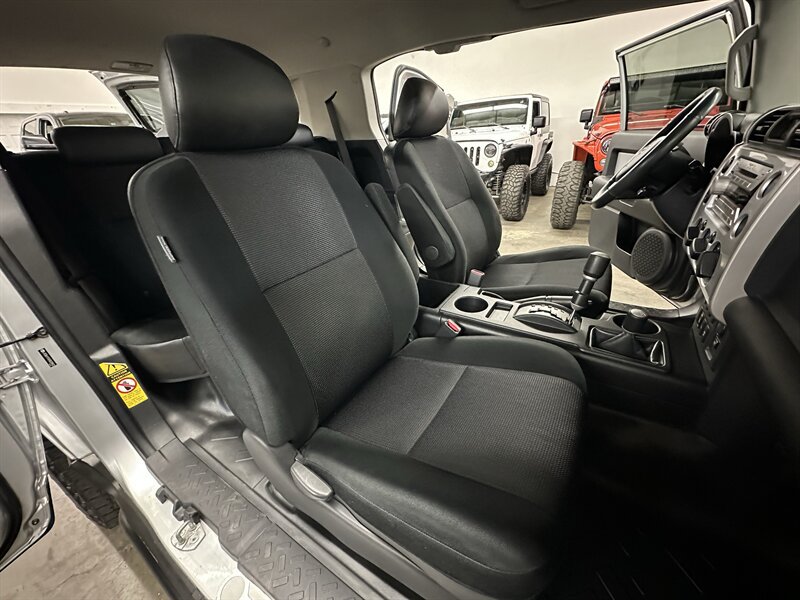 Used 2007 Toyota FJ Cruiser 4WD w/ Upgrade Pkg 2 image 33