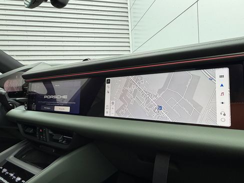 New 2026 Porsche Macan 4 Electric image 22