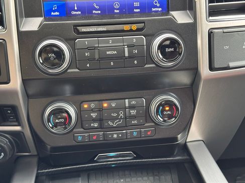 Used 2021 Ford F350 Platinum w/ Tremor Off-Road Package image 35