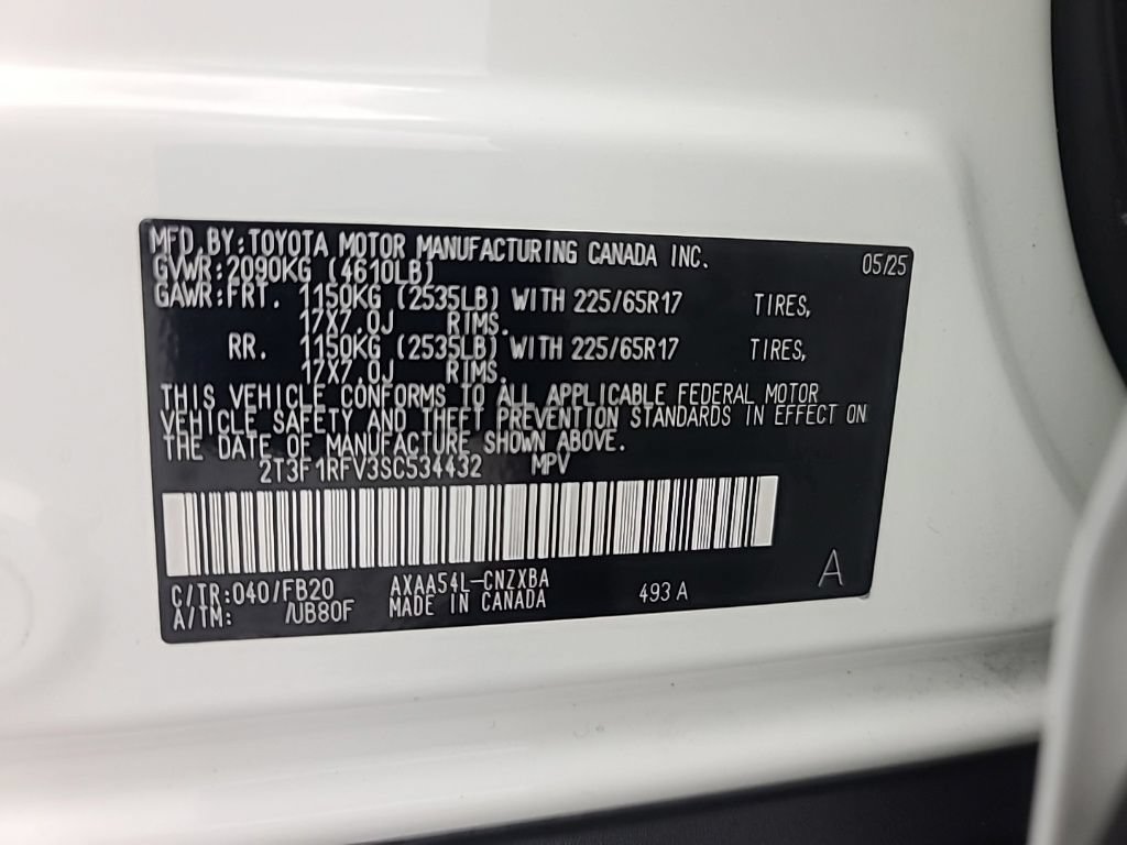 Used 2025 Toyota RAV4 LE AWD/4WD image 41