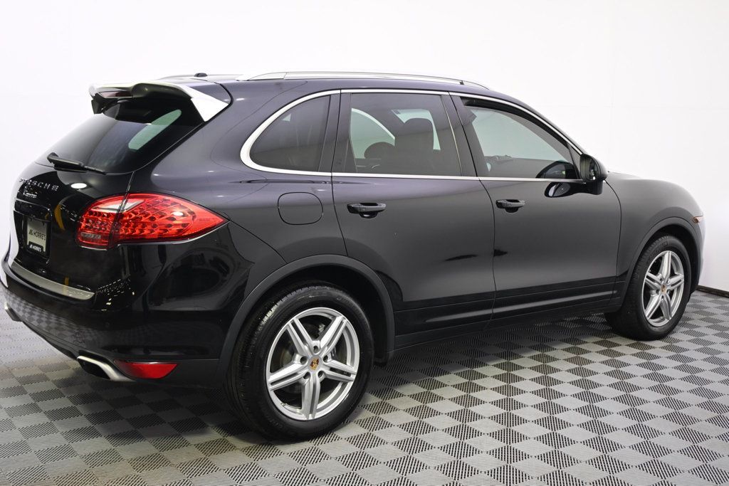Used 2014 Porsche Cayenne Platinum Edition AWD/4WD image 7