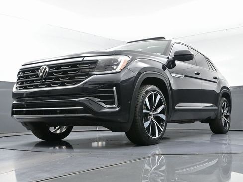 Used 2024 Volkswagen Atlas Cross Sport SEL Premium R-Line image 50