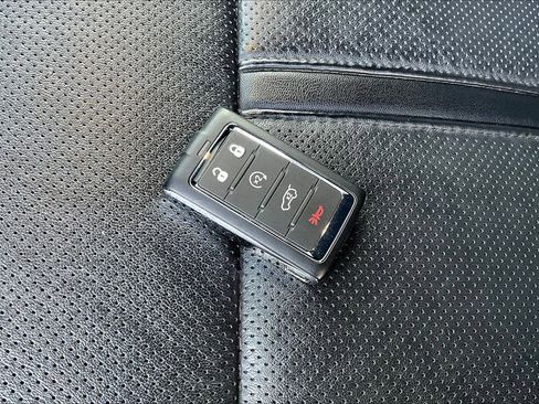 Used 2024 Jeep Wagoneer L Series II w/ Flexible Seating Group image 13