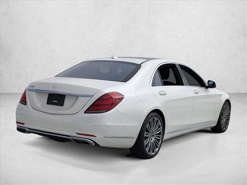 Used 2020 Mercedes-Benz S 560 Sedan image 3