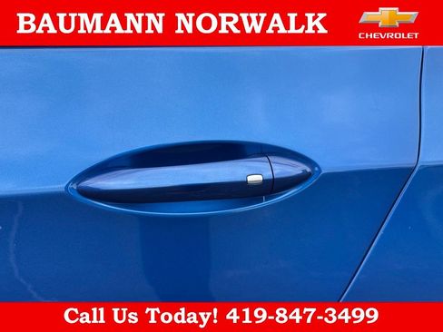 Used 2017 Chevrolet Cruze LT w/ Convenience Package FWD image 18