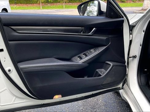 Used 2020 Honda Accord Sport image 2