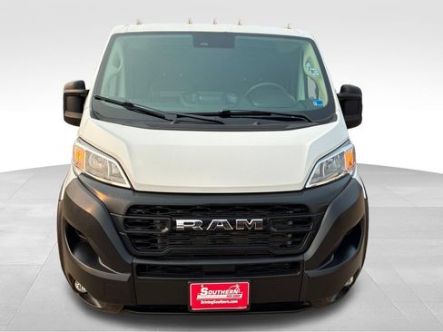 Used 2025 RAM ProMaster 2500 w/ Convenience Group FWD image 9