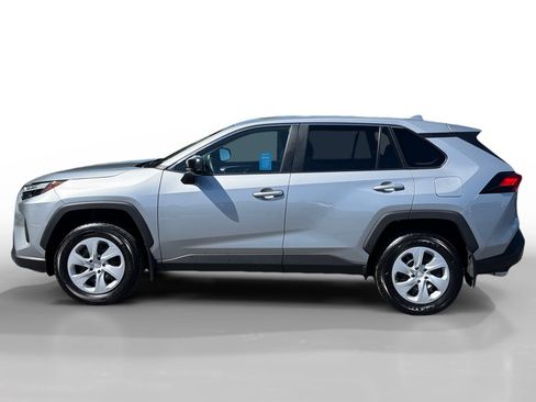 Used 2025 Toyota RAV4 LE AWD/4WD image 2