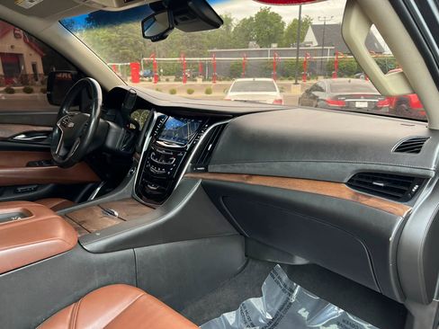 Used 2015 Cadillac Escalade ESV Premium AWD/4WD image 20