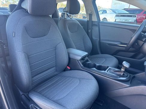 Used 2025 Kia K4 EX image 6