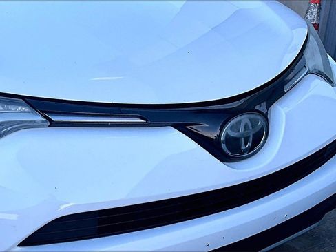 Certified 2018 Toyota RAV4 XLE image 29
