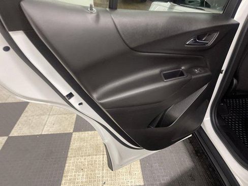 Used 2019 Chevrolet Equinox LT FWD image 11