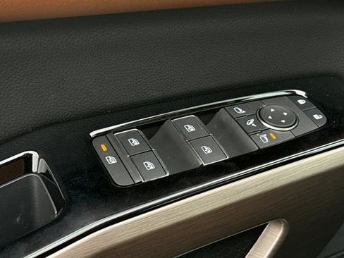 New 2025 Nissan Pathfinder Platinum w/ Cargo Package image 12