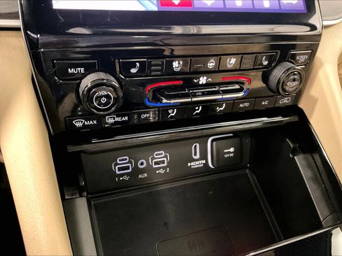 Used 2023 Jeep Grand Cherokee 4WD 4xe w/ Luxury Tech Group II image 26