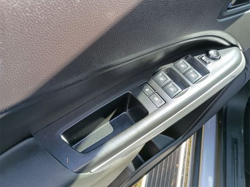 Used 2018 Chevrolet Colorado LT image 19