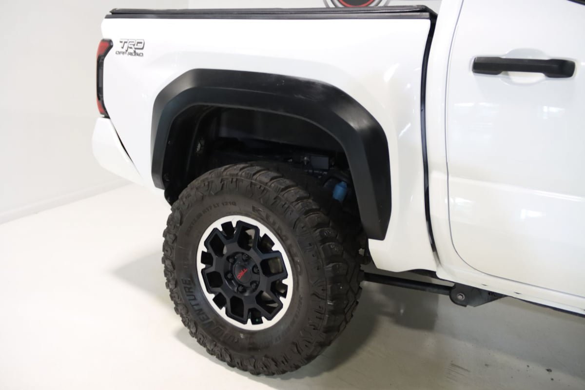 Used 2024 Toyota Tacoma TRD Off-Road AWD/4WD image 9