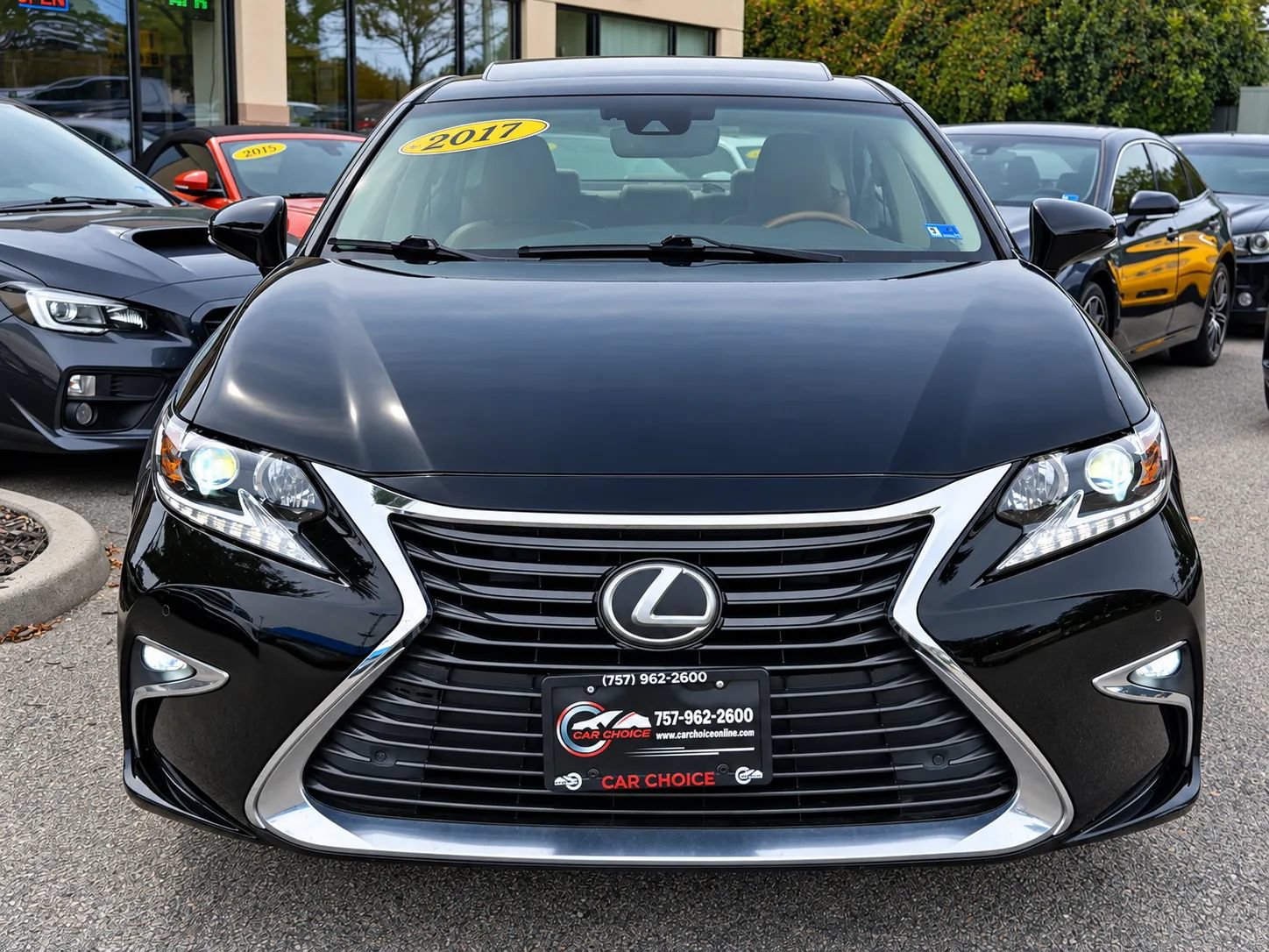 Used 2017 Lexus ES 350 w/ Luxury Package FWD image 3