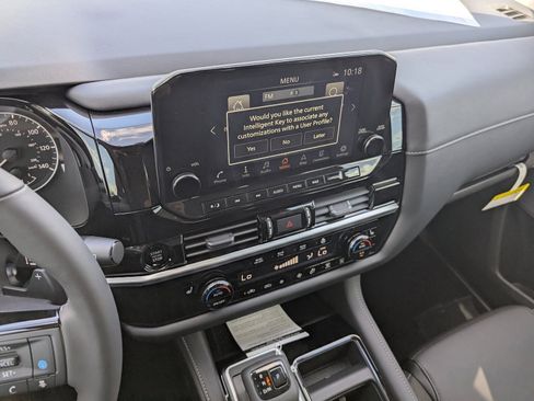 New 2025 Nissan Pathfinder SL image 13