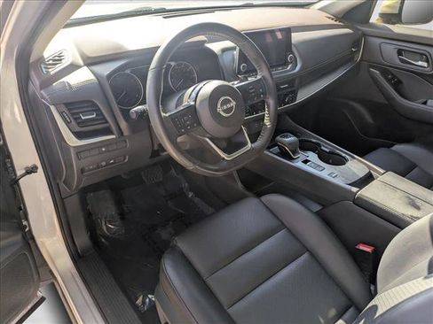 Used 2023 Nissan Rogue SV w/ SV Premium B Package image 9