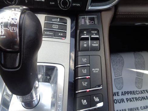 Used 2015 Porsche Panamera 4S Executive image 33