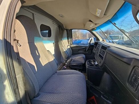 Used 2012 GMC Savana 3500 image 15