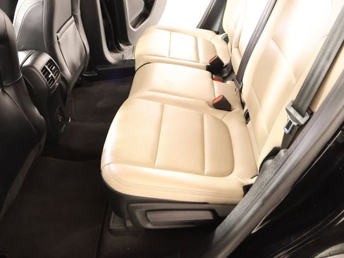 Used 2022 Ford Escape Titanium AWD/4WD image 13