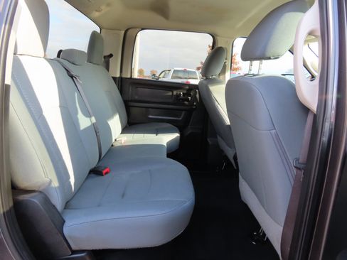 Used 2018 RAM 2500 Tradesman w/ Chrome Appearance Group image 44