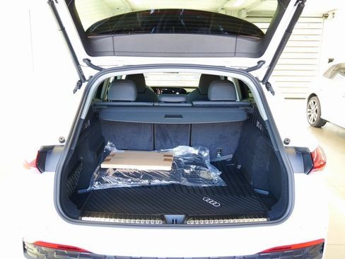 New 2025 Audi Q5 Premium Plus image 13