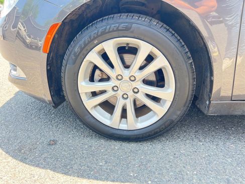 Used 2015 Chrysler 200 Limited image 20