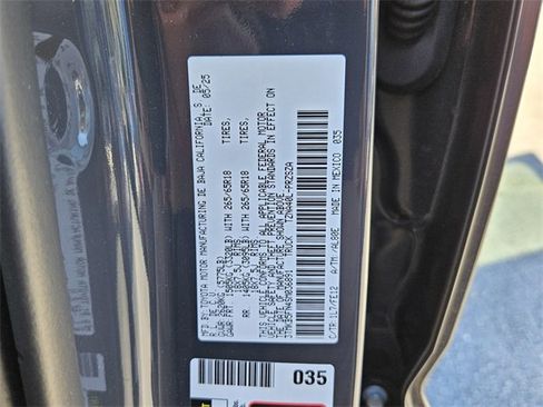 Used 2025 Toyota Tacoma TRD Sport image 17