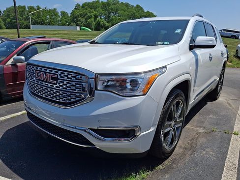 Used 2017 GMC Acadia Denali AWD/4WD image 2