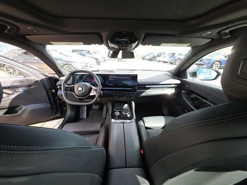 Used 2025 BMW 530i image 26